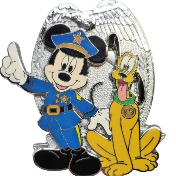 Disney Mickey Mouse Police Officer & K9 Unity Pluto Pin - Picture 1 of 7